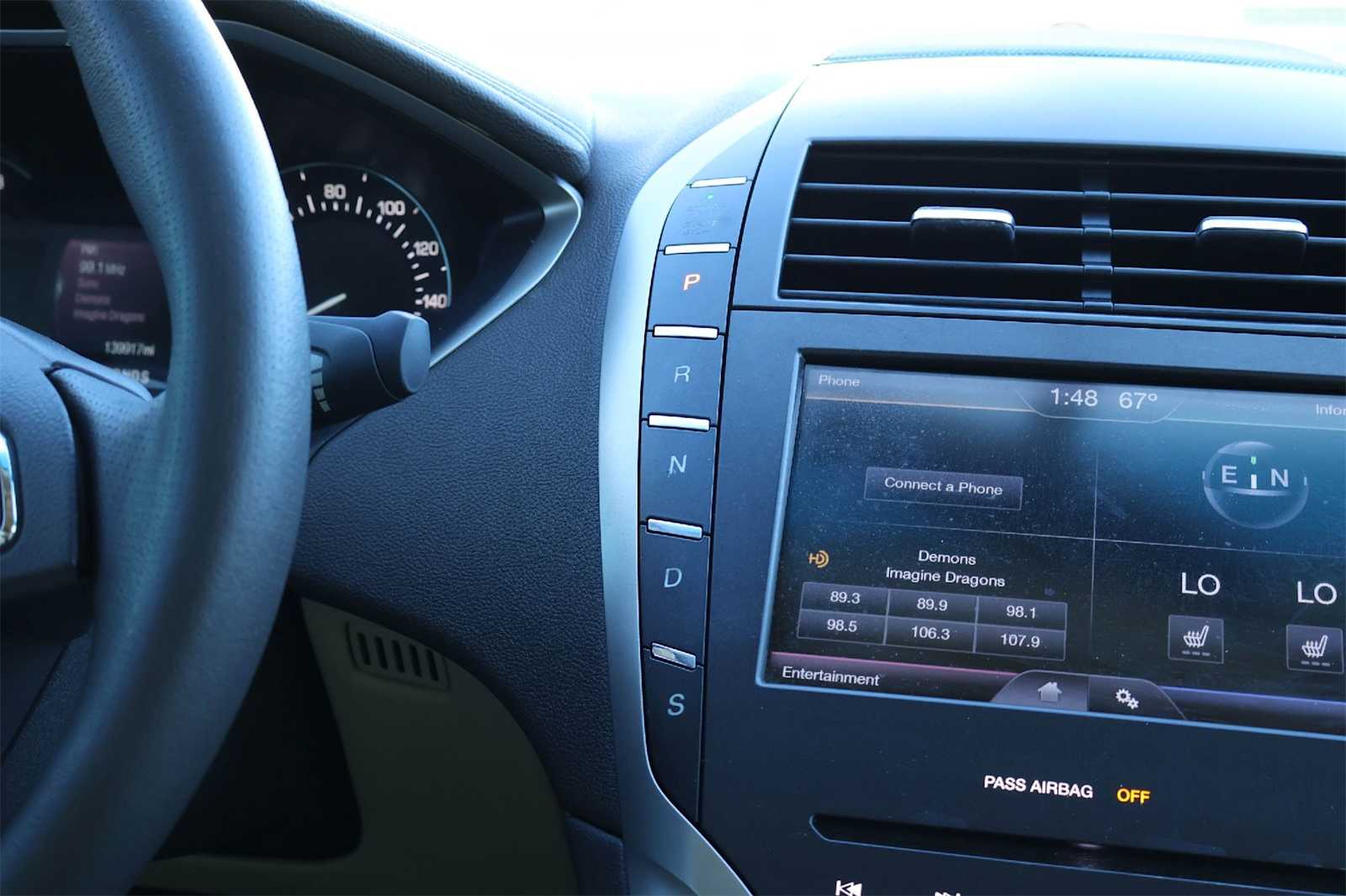 Thumbnail: 2014 Lincoln MKZ - 17