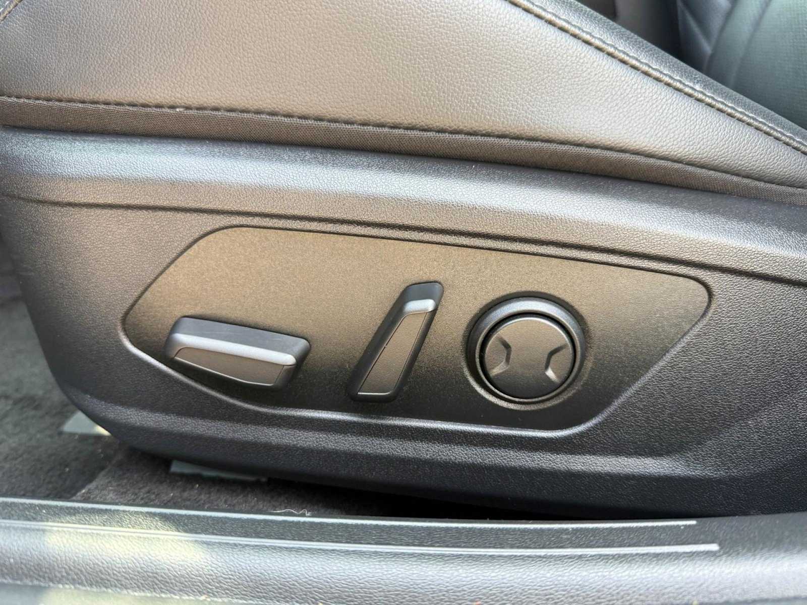 2023 Hyundai Elantra Limited Edition 24