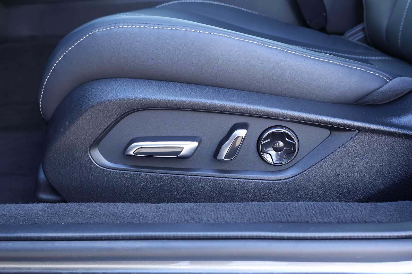 Thumbnail: 2025 Acura TLX - 24