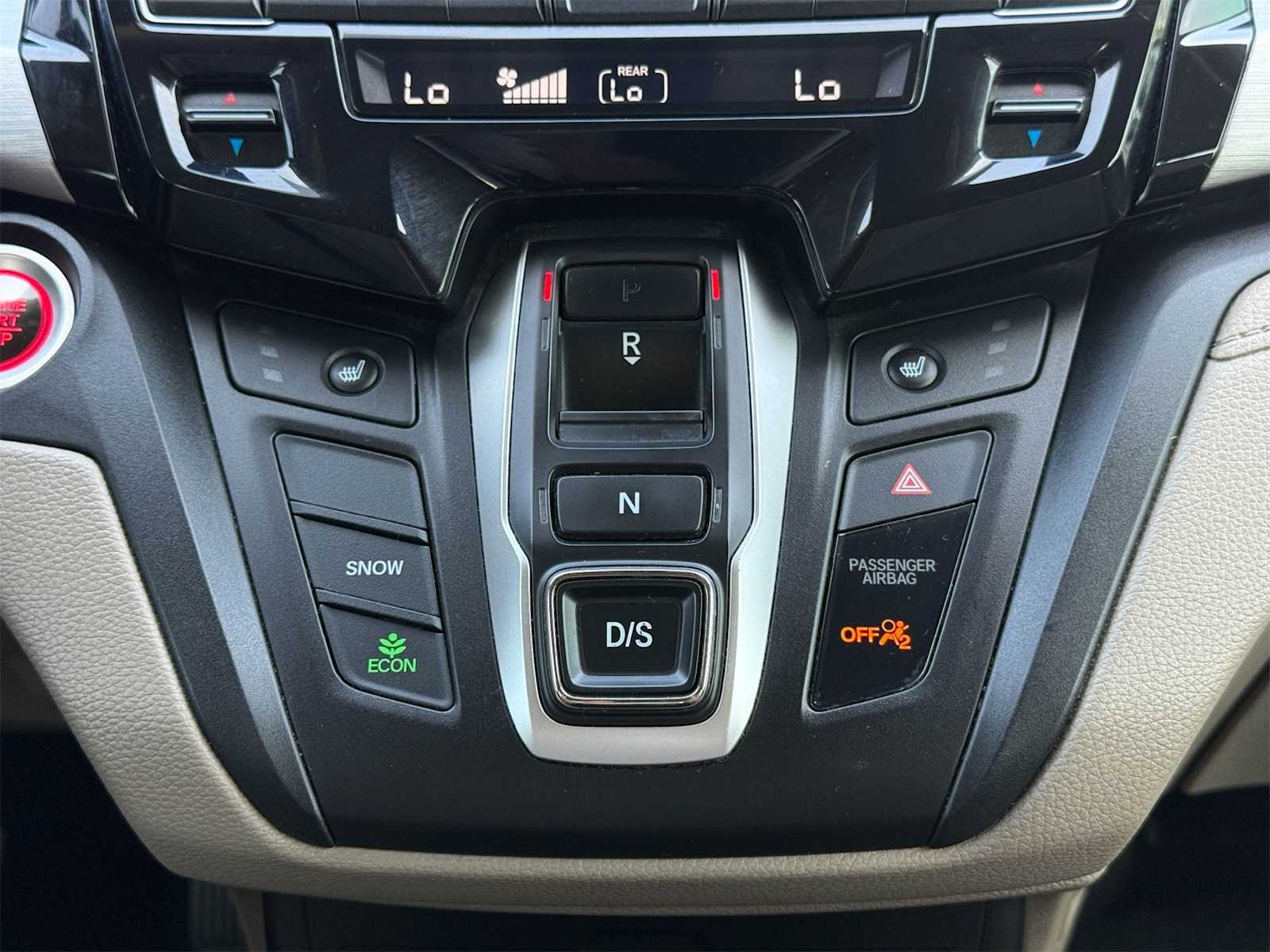 Thumbnail: 2018 Honda Odyssey - 17