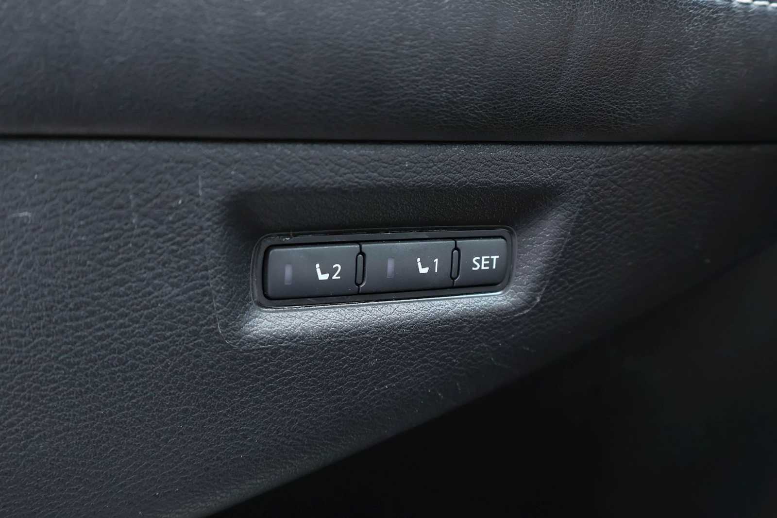 Thumbnail: 2017 Nissan Murano - 25