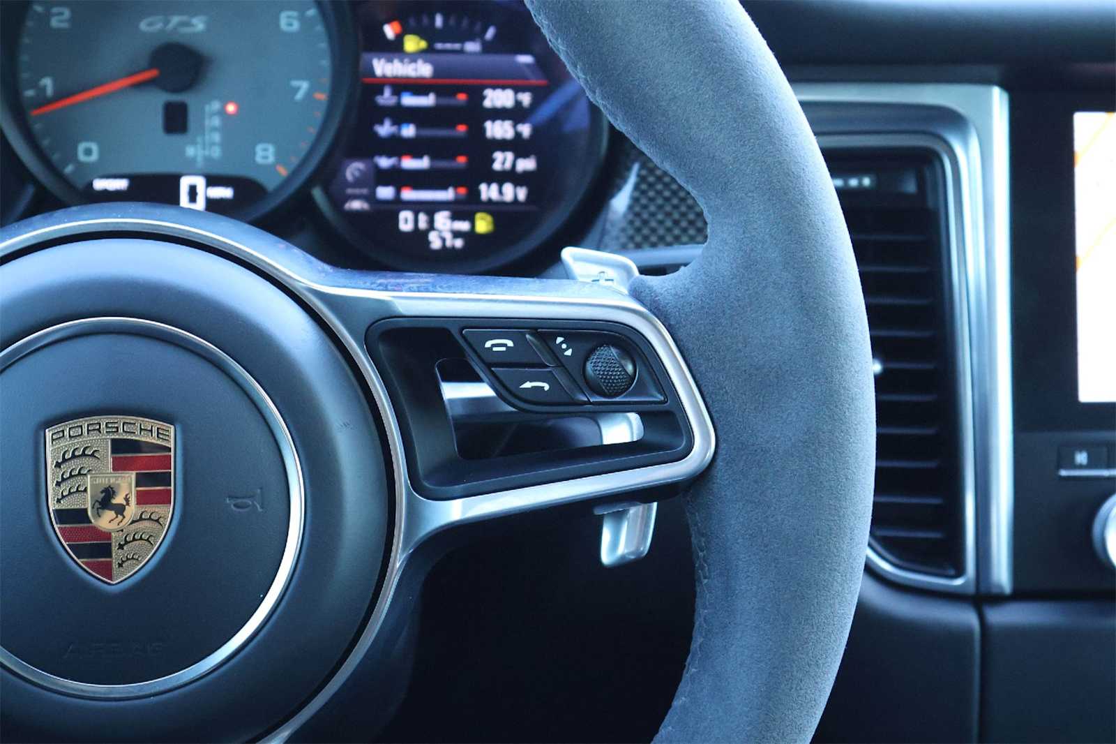 Thumbnail: 2017 Porsche Macan - 23