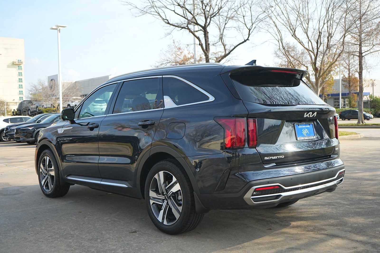 Thumbnail: 2023 Kia Sorento - 4