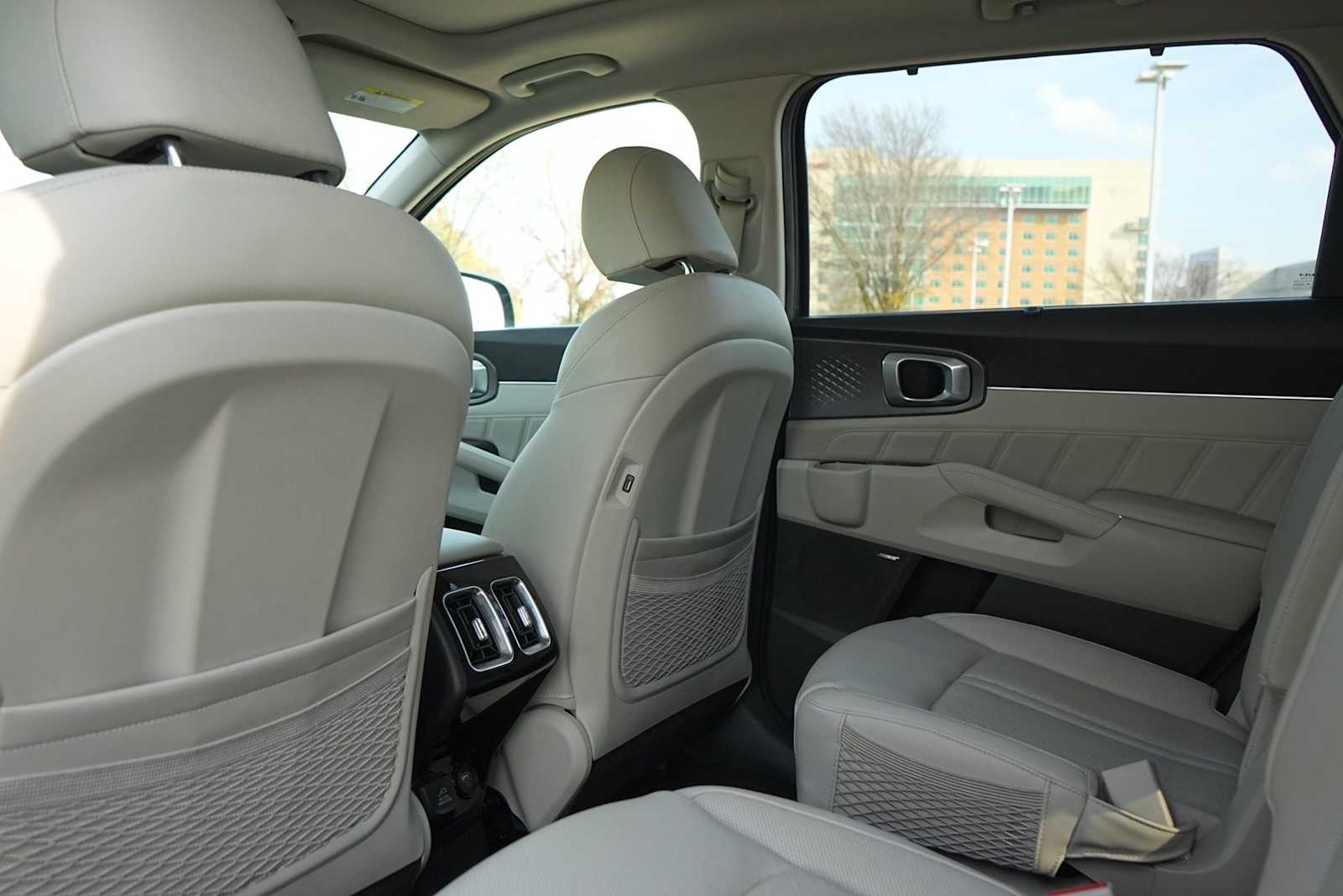 Thumbnail: 2023 Kia Sorento - 13