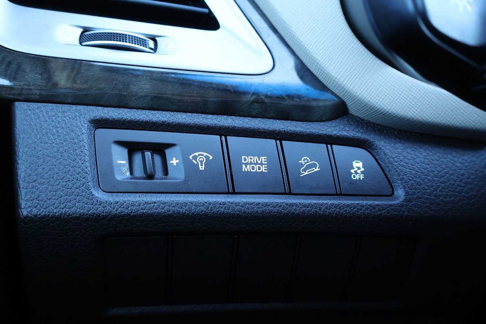 Thumbnail: 2017 Hyundai Santa Fe - 26