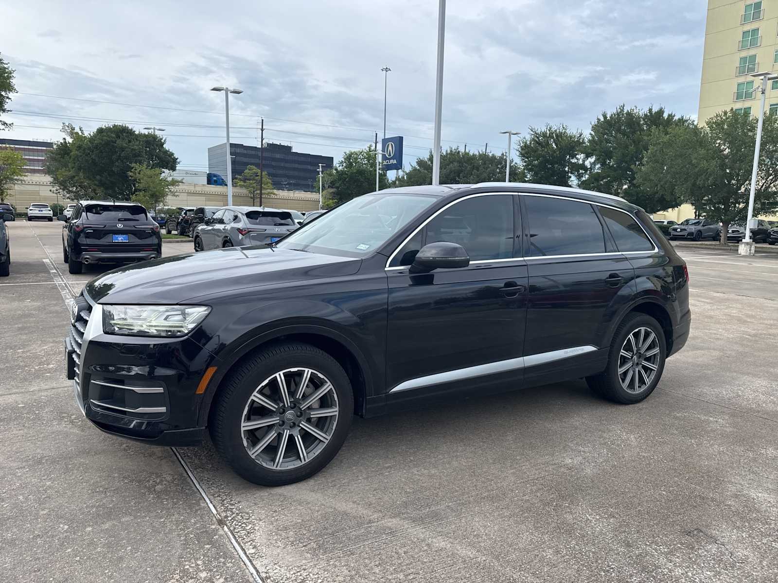 Thumbnail: 2019 Audi Q7 - 1