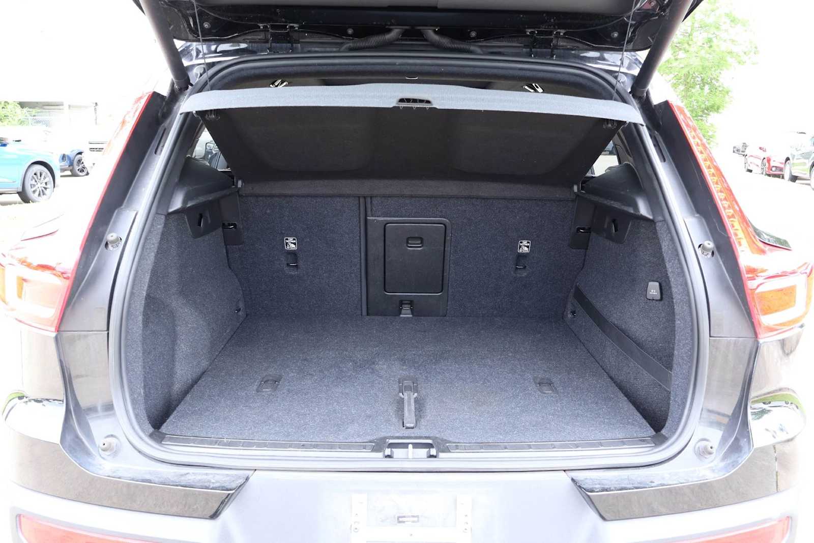 Thumbnail: 2019 Volvo XC40 - 18