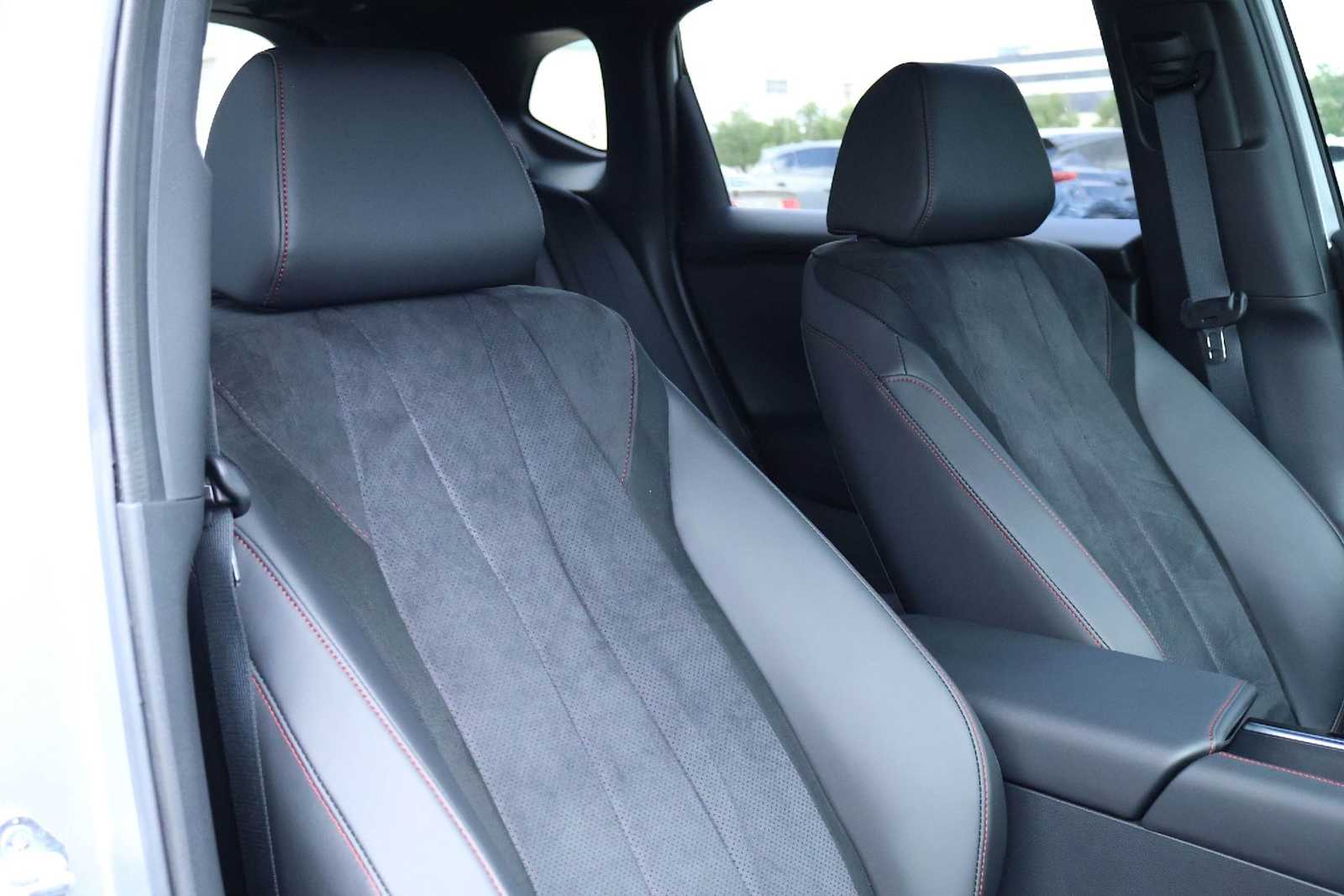 Thumbnail: 2025 Acura ADX - 14