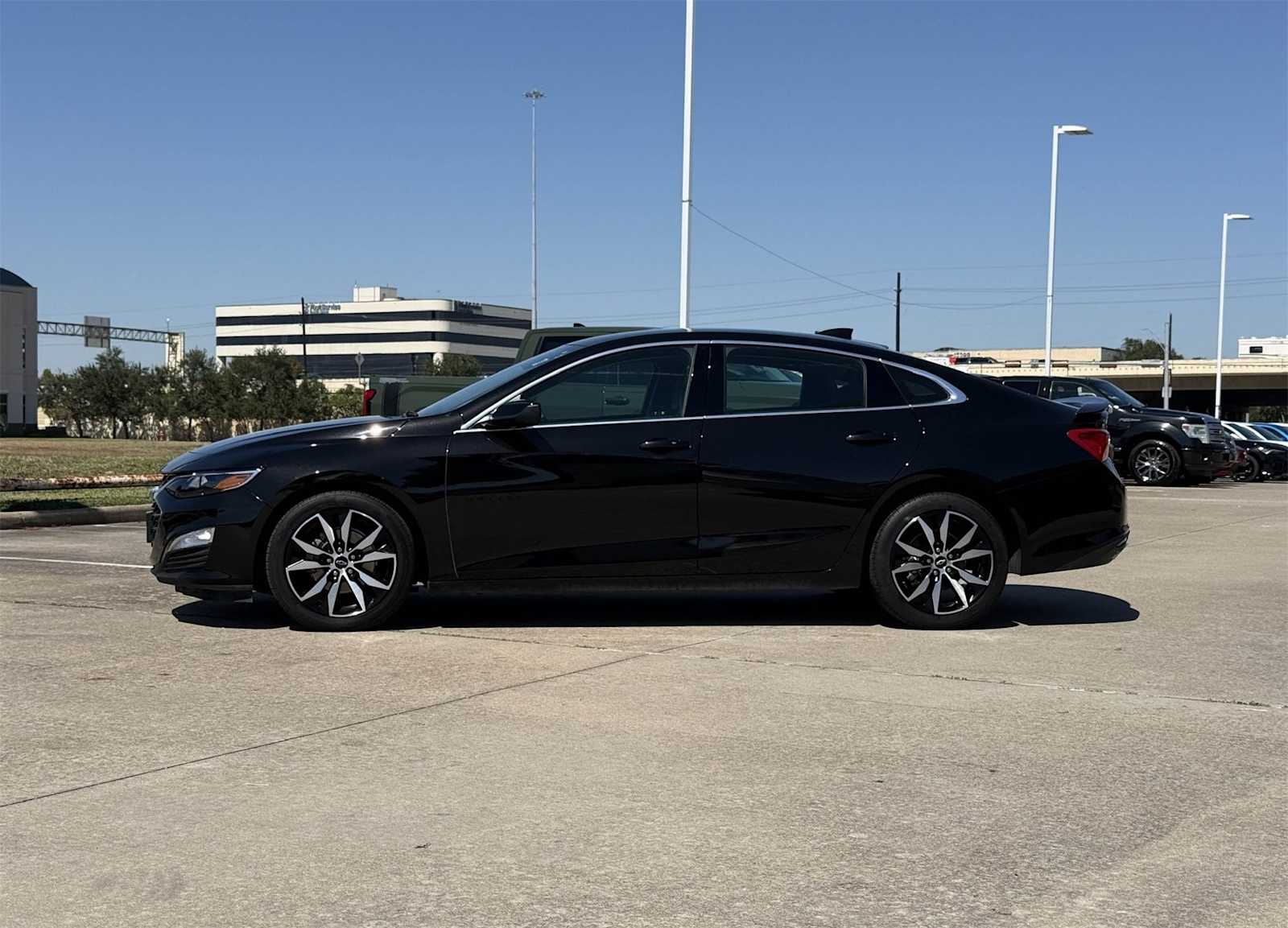 Thumbnail: 2024 Chevrolet Malibu - 3