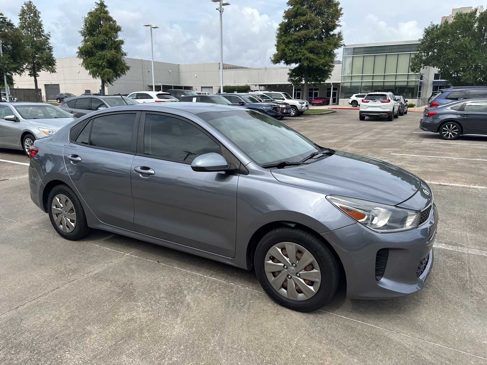 Thumbnail: 2020 Kia Rio - 6