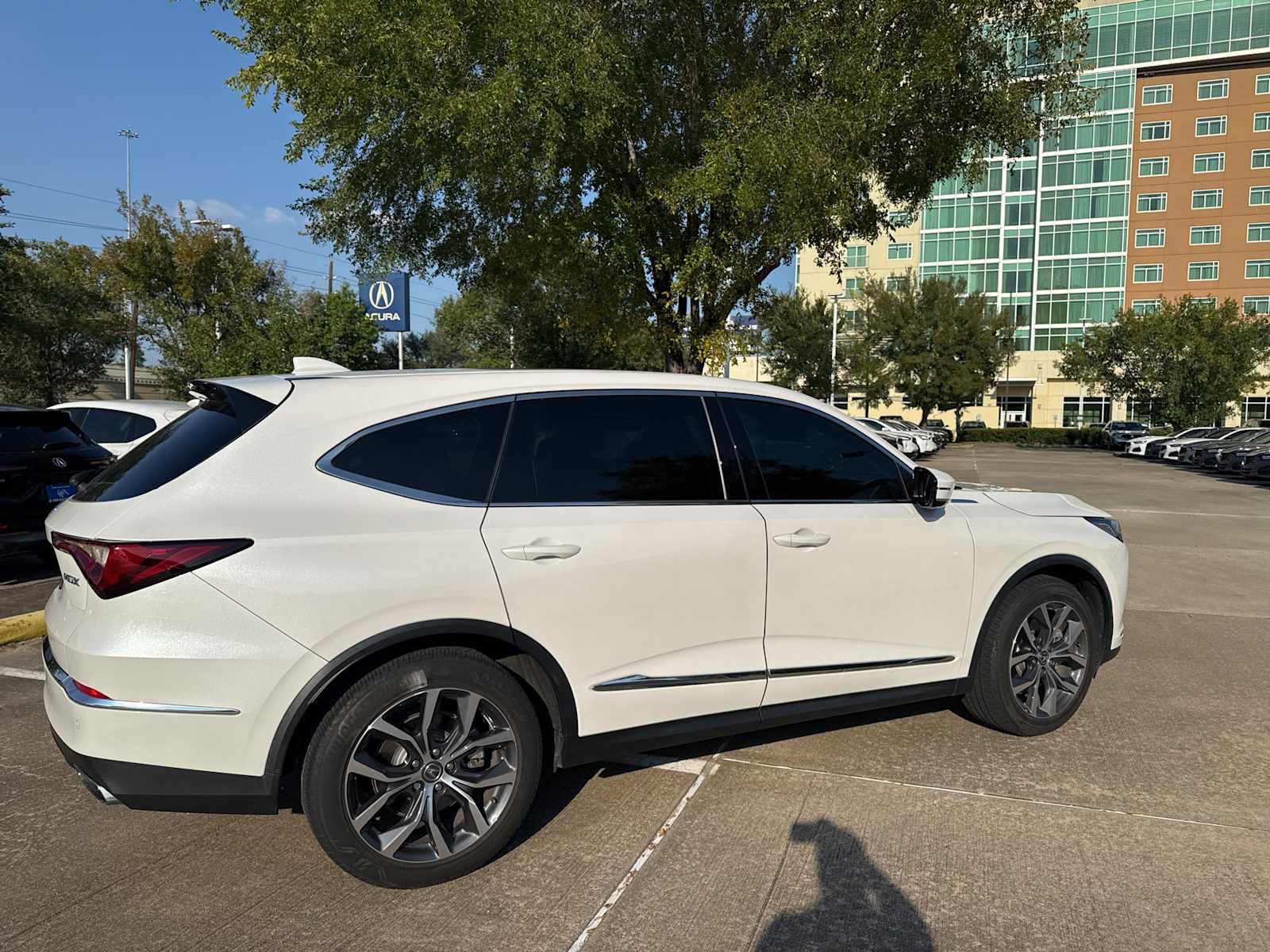Thumbnail: 2023 Acura MDX - 4