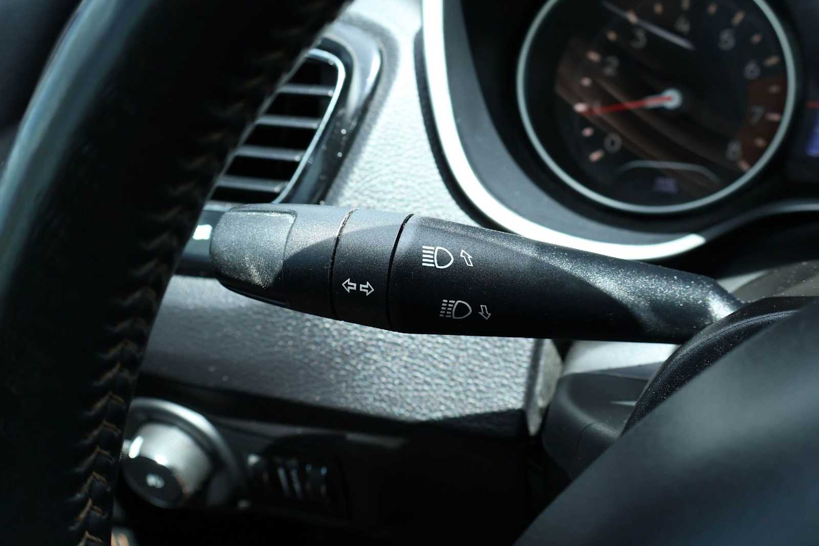 Thumbnail: 2018 Jeep Compass - 27