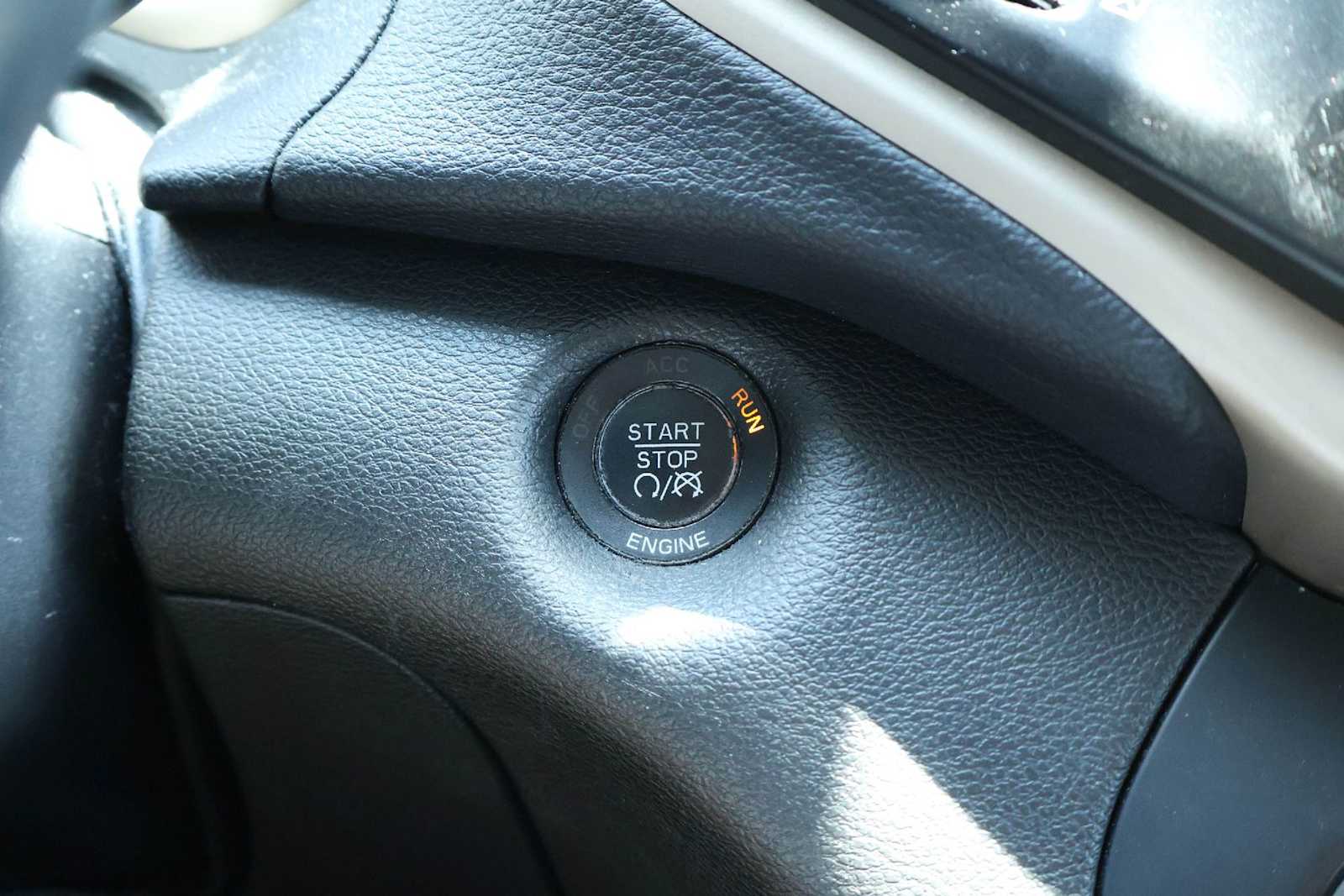 Thumbnail: 2014 Jeep Cherokee - 25