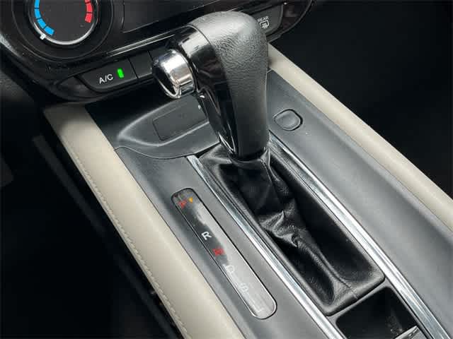 Thumbnail: 2016 Honda HR-V - 17