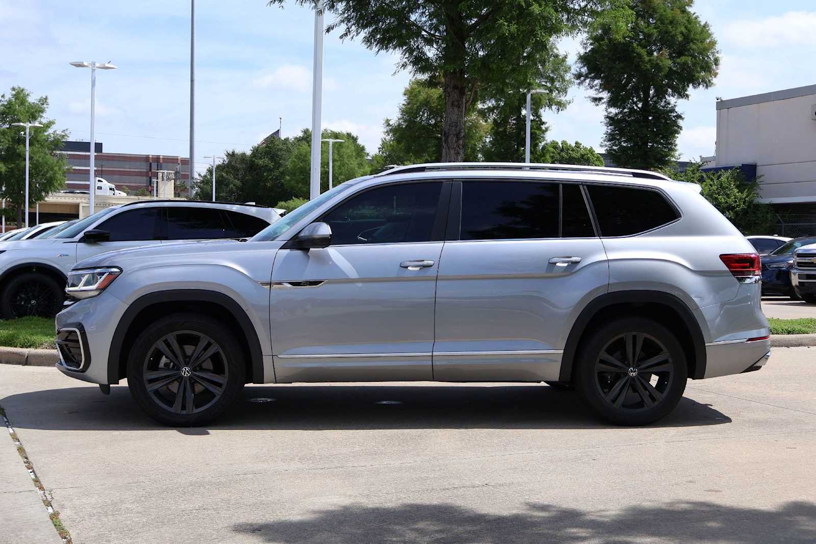 Thumbnail: 2022 Volkswagen Atlas - 2