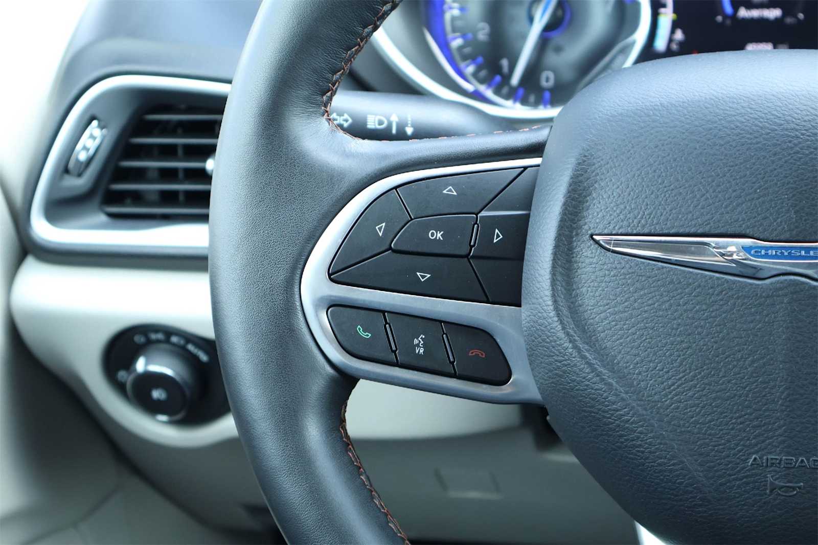 Thumbnail: 2020 Chrysler Pacifica - 22