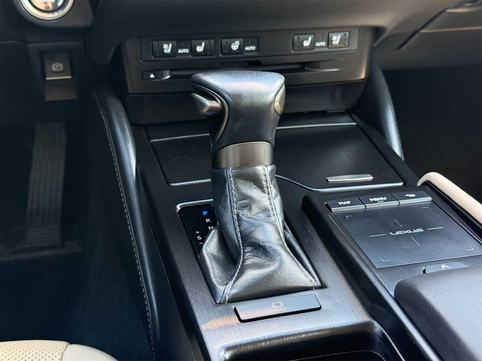 Thumbnail: 2019 Lexus ES - 17