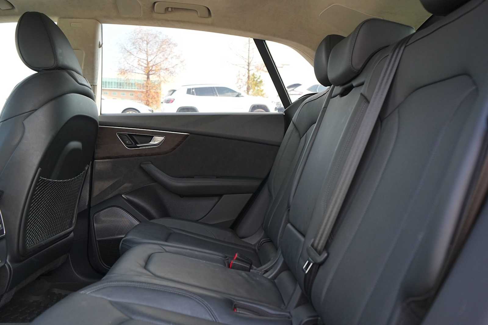 Thumbnail: 2019 Audi Q8 - 14