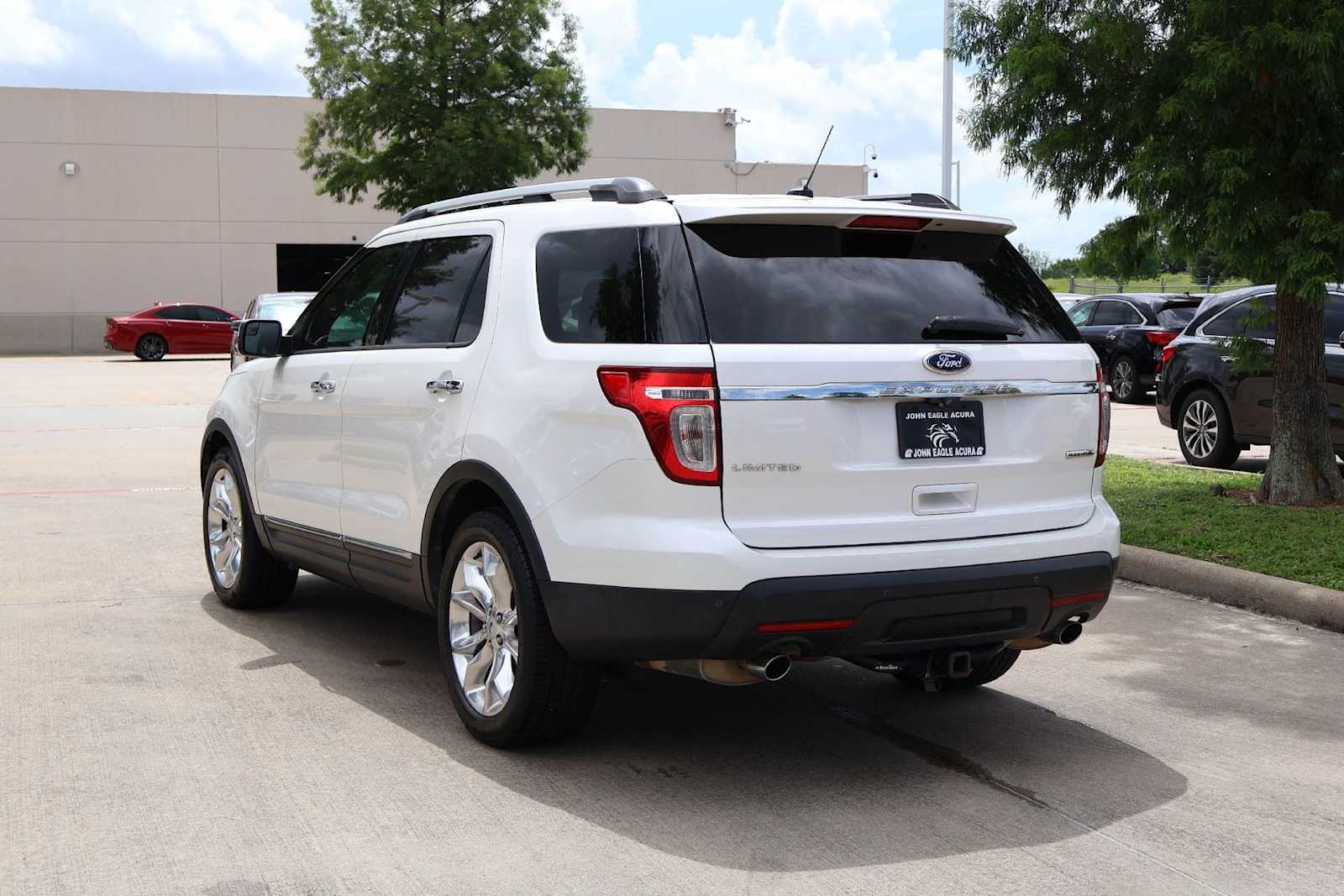 Thumbnail: 2015 Ford Explorer - 4