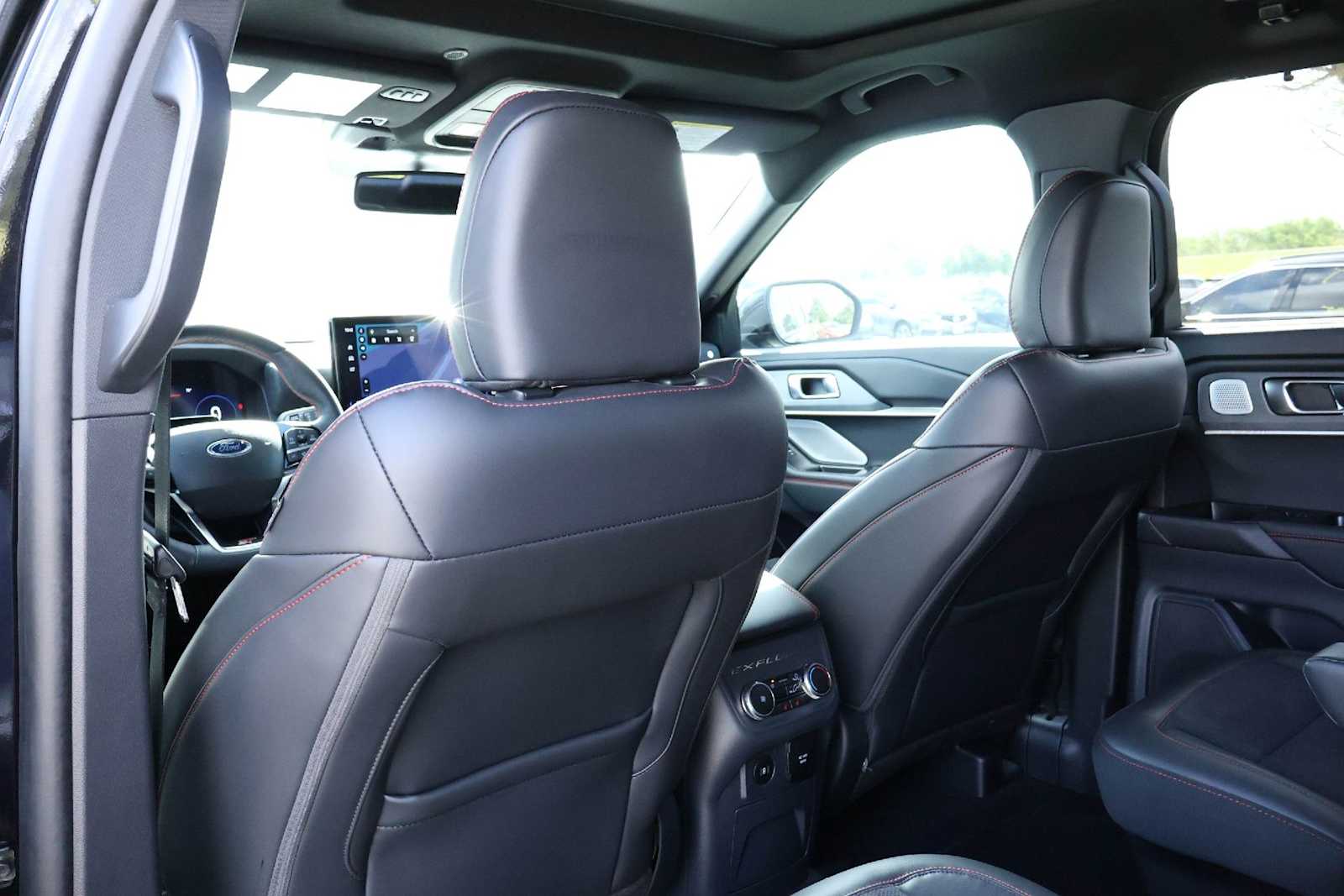 Thumbnail: 2025 Ford Explorer - 12