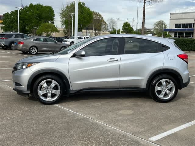 Thumbnail: 2016 Honda HR-V - 3