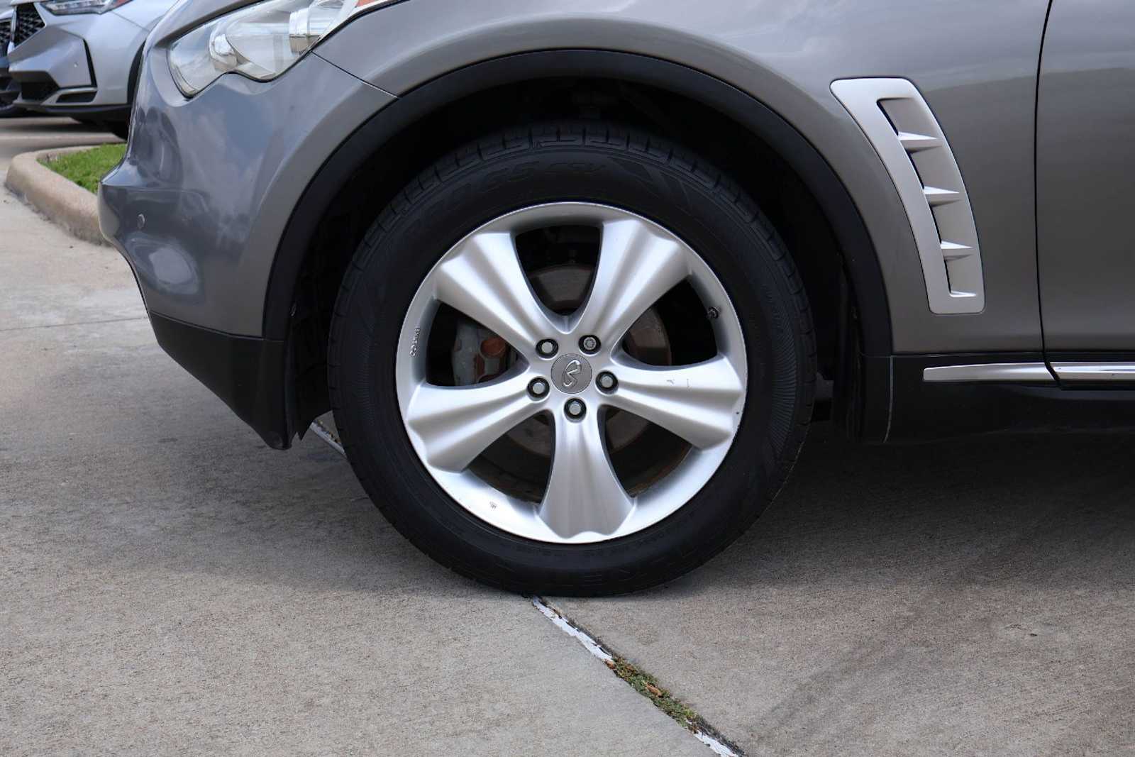 Thumbnail: 2011 INFINITI FX35 - 8