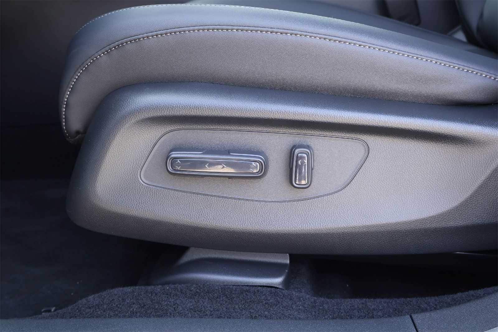 Thumbnail: 2025 Acura ADX - 24