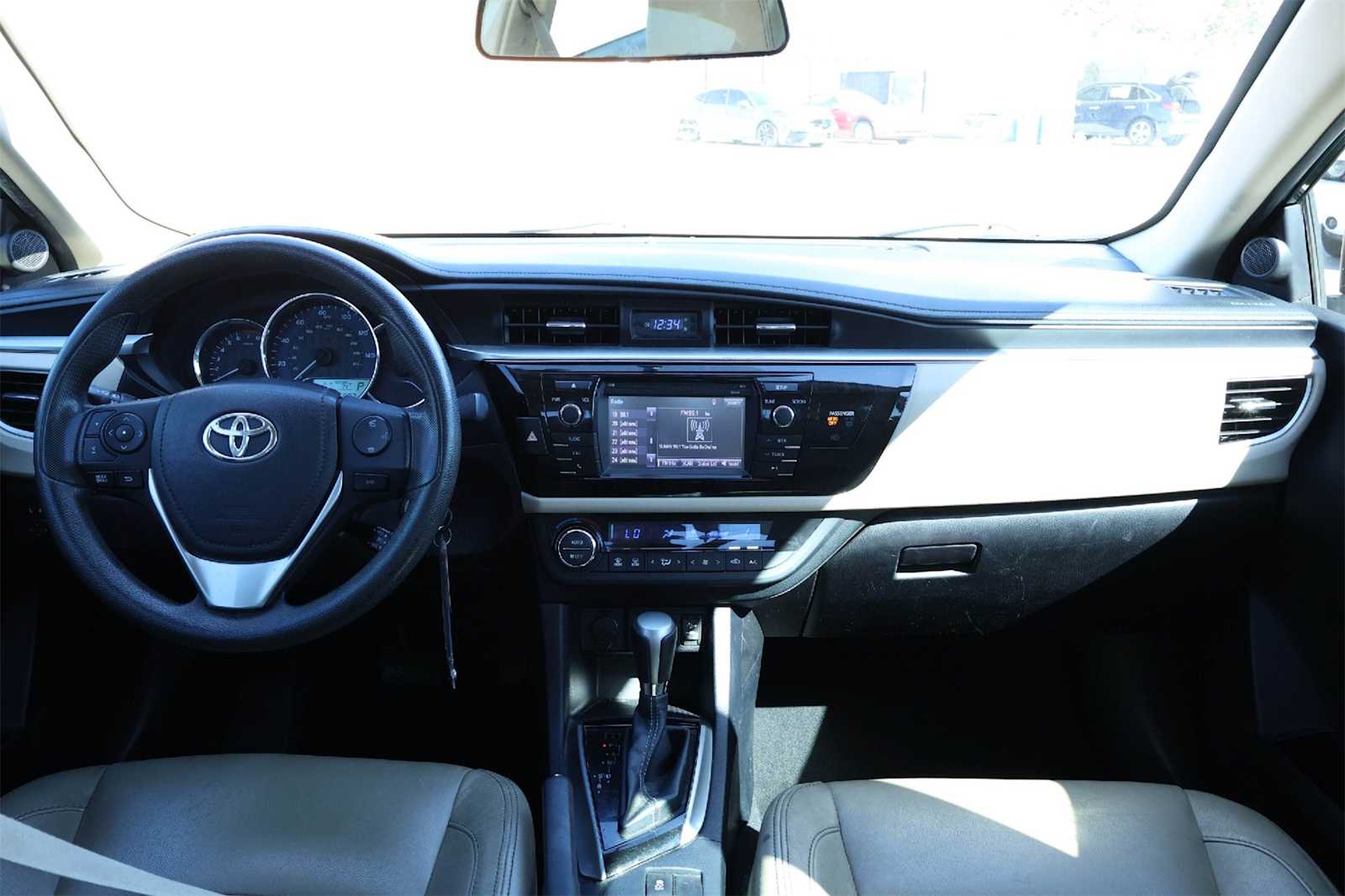 Thumbnail: 2015 Toyota Corolla - 10