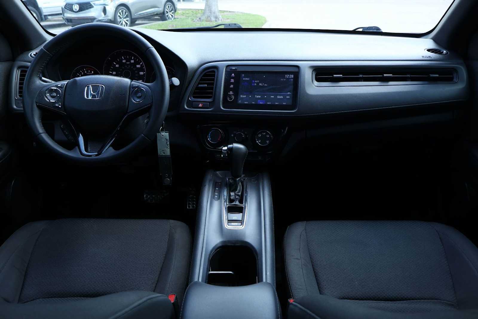 Thumbnail: 2019 Honda HR-V - 10