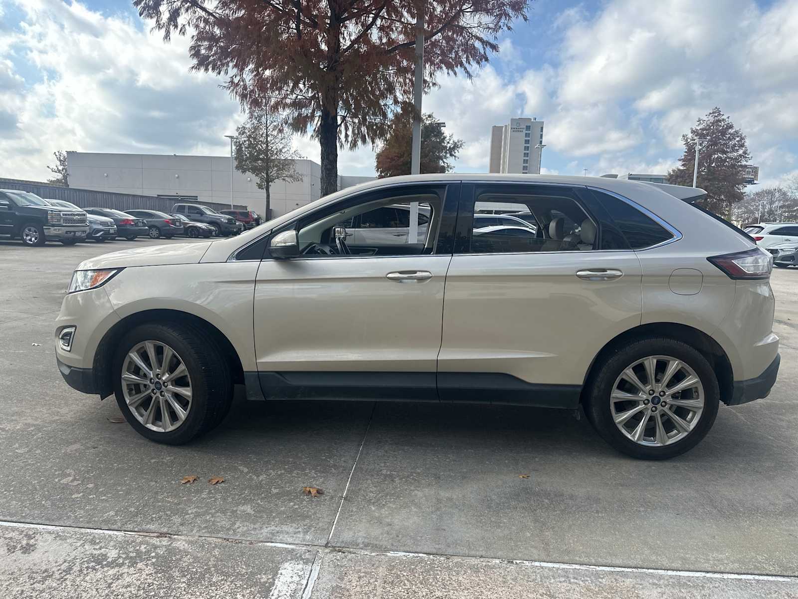 Thumbnail: 2017 Ford Edge - 8