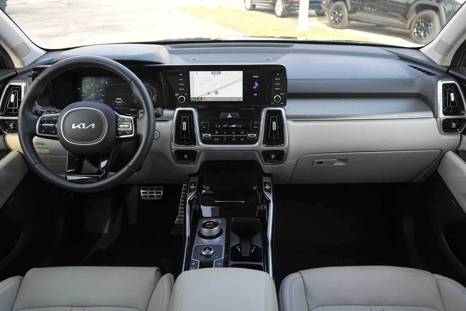 Thumbnail: 2023 Kia Sorento - 10