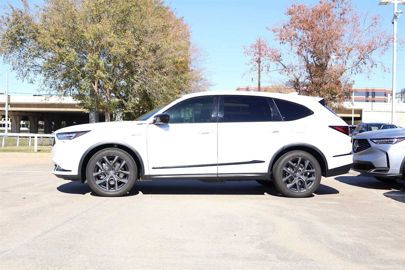 Thumbnail: 2024 Acura MDX - 3