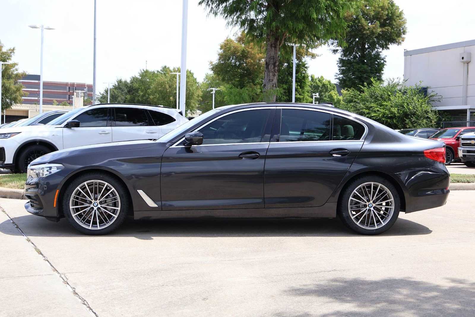 Thumbnail: 2019 BMW 5 Series - 3