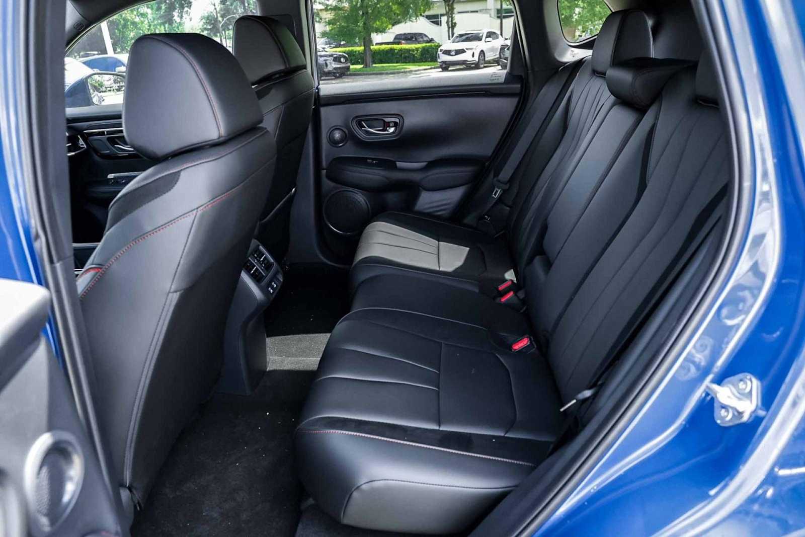 Thumbnail: 2025 Acura ADX - 13