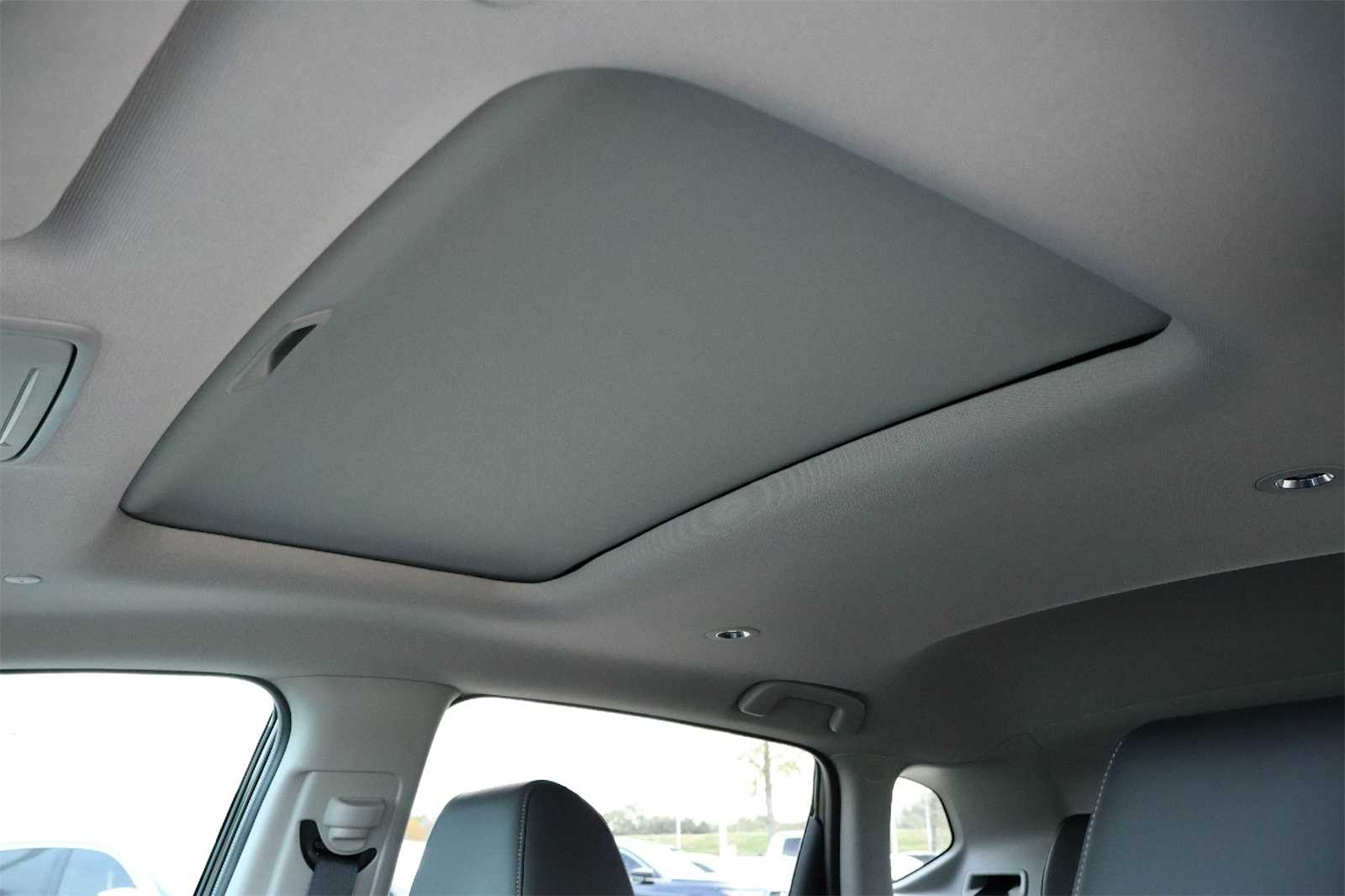 Thumbnail: 2025 Acura ADX - 28