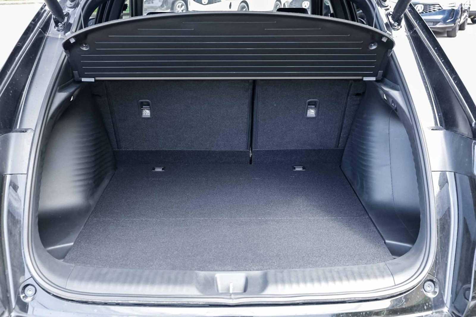 Thumbnail: 2025 Acura ADX - 10