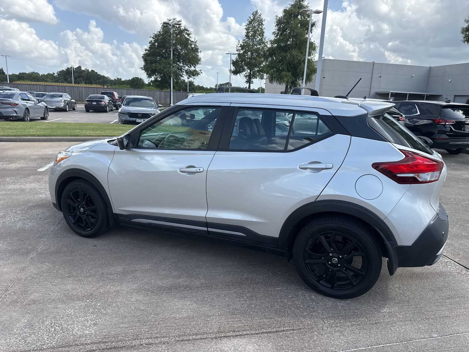 Thumbnail: 2020 Nissan Kicks - 3