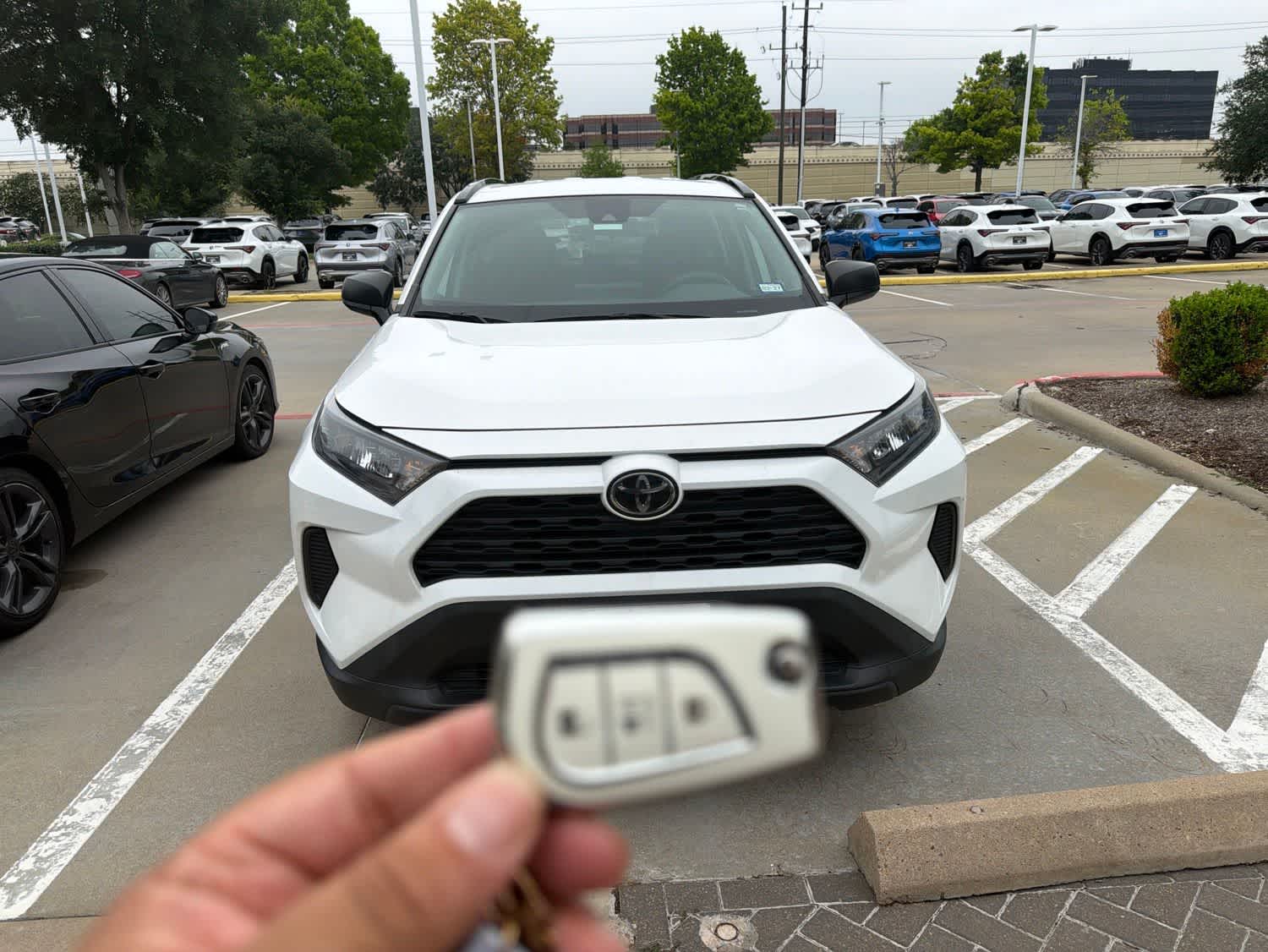 Thumbnail: 2021 Toyota RAV4 - 2
