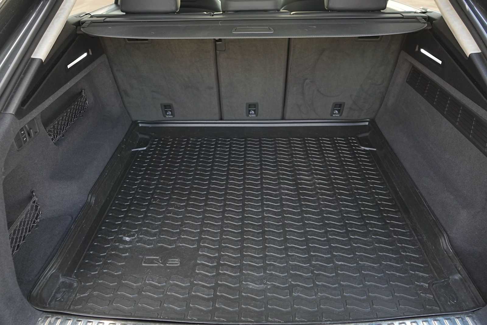 Thumbnail: 2019 Audi Q8 - 27