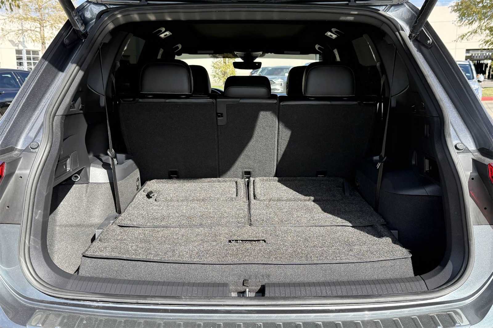 Thumbnail: 2022 Volkswagen Tiguan - 19