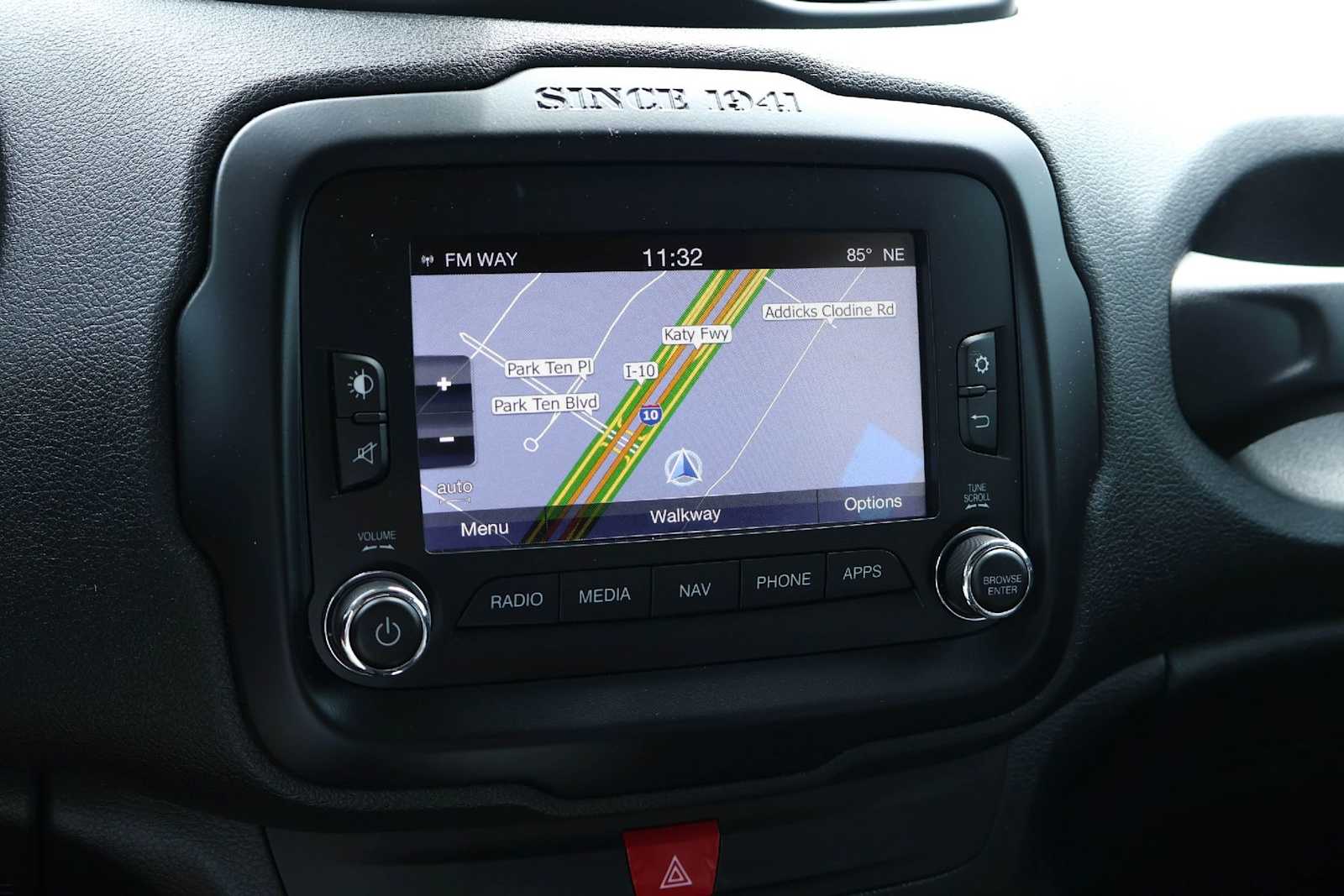 Thumbnail: 2016 Jeep Renegade - 27