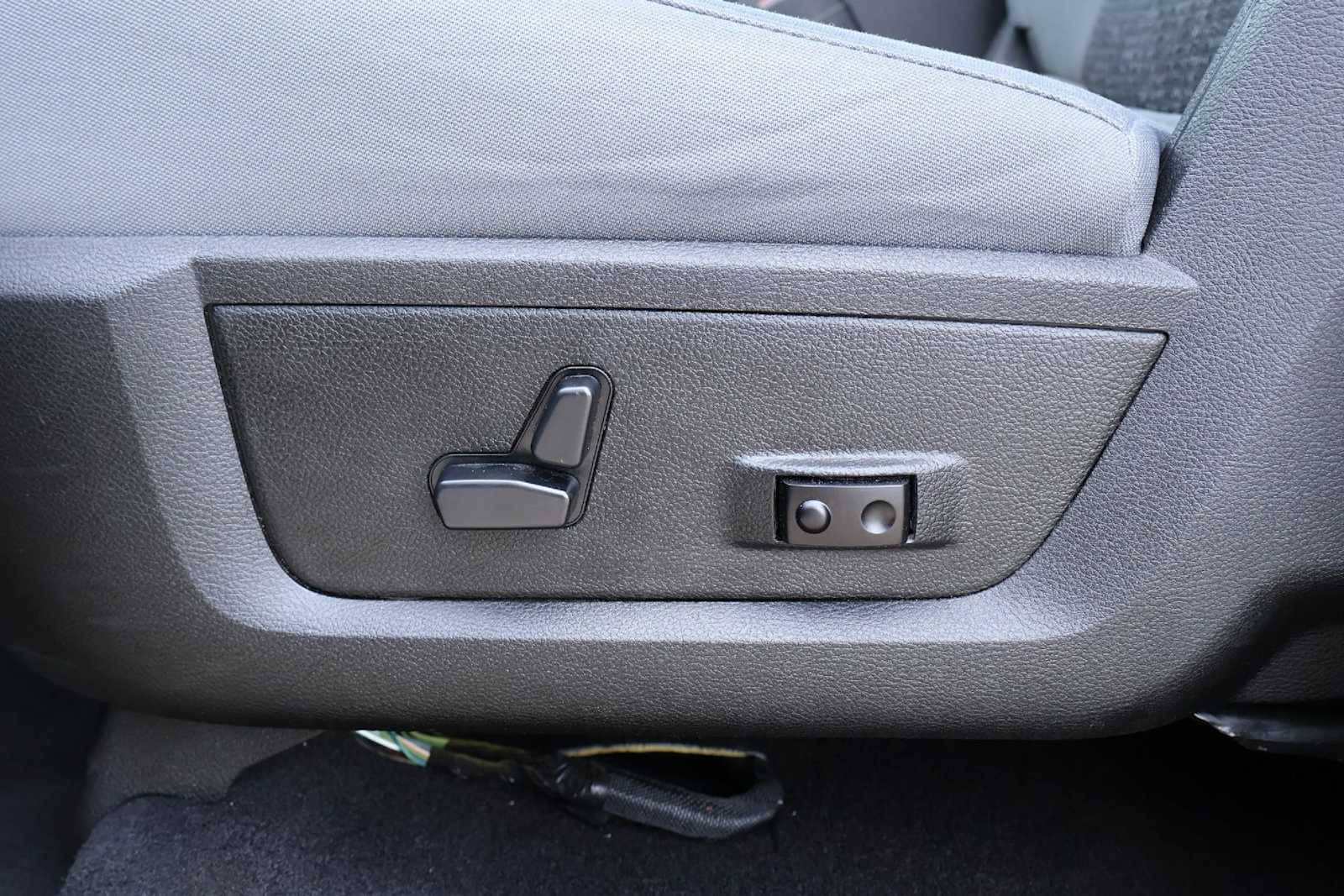 Thumbnail: 2019 RAM 1500 Classic - 24