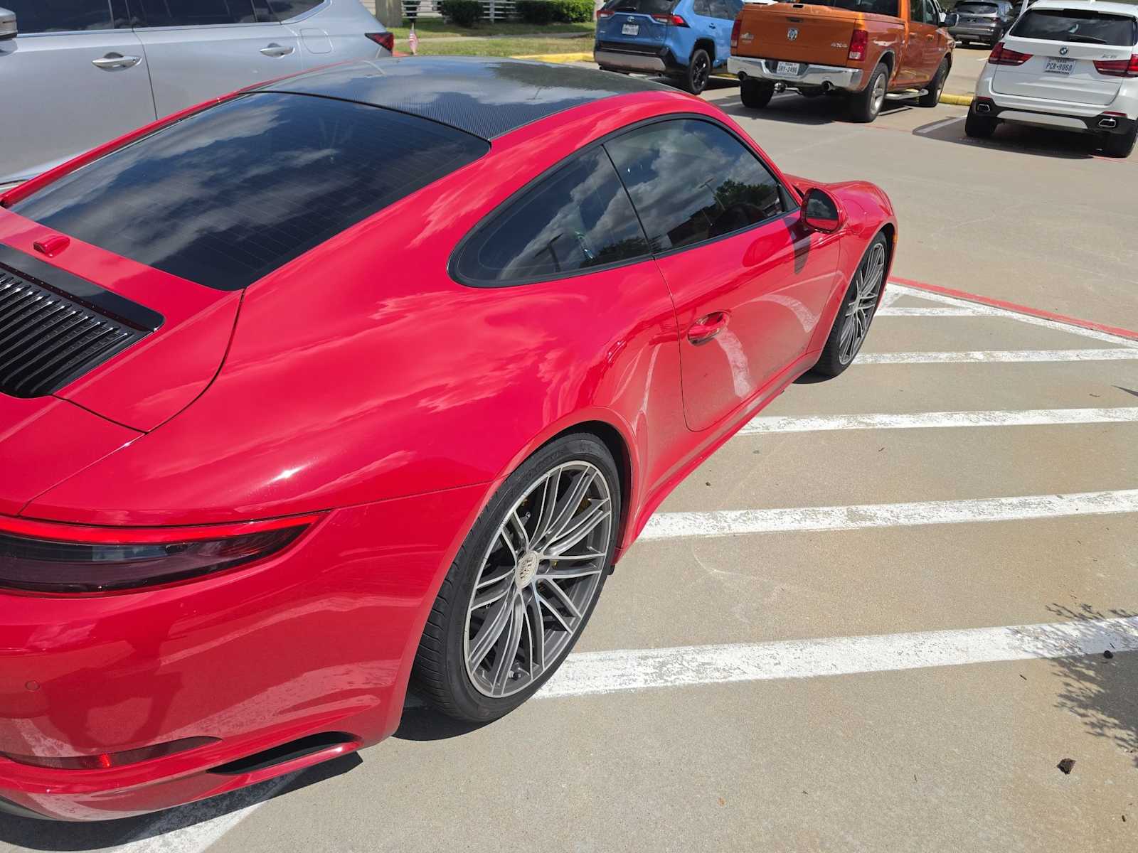 Thumbnail: 2017 Porsche 911 - 4