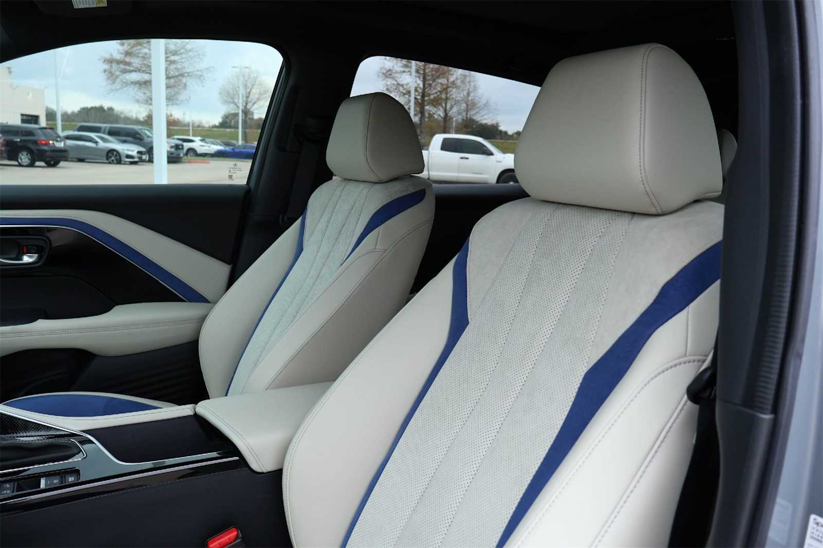 Thumbnail: 2025 Acura ADX - 11