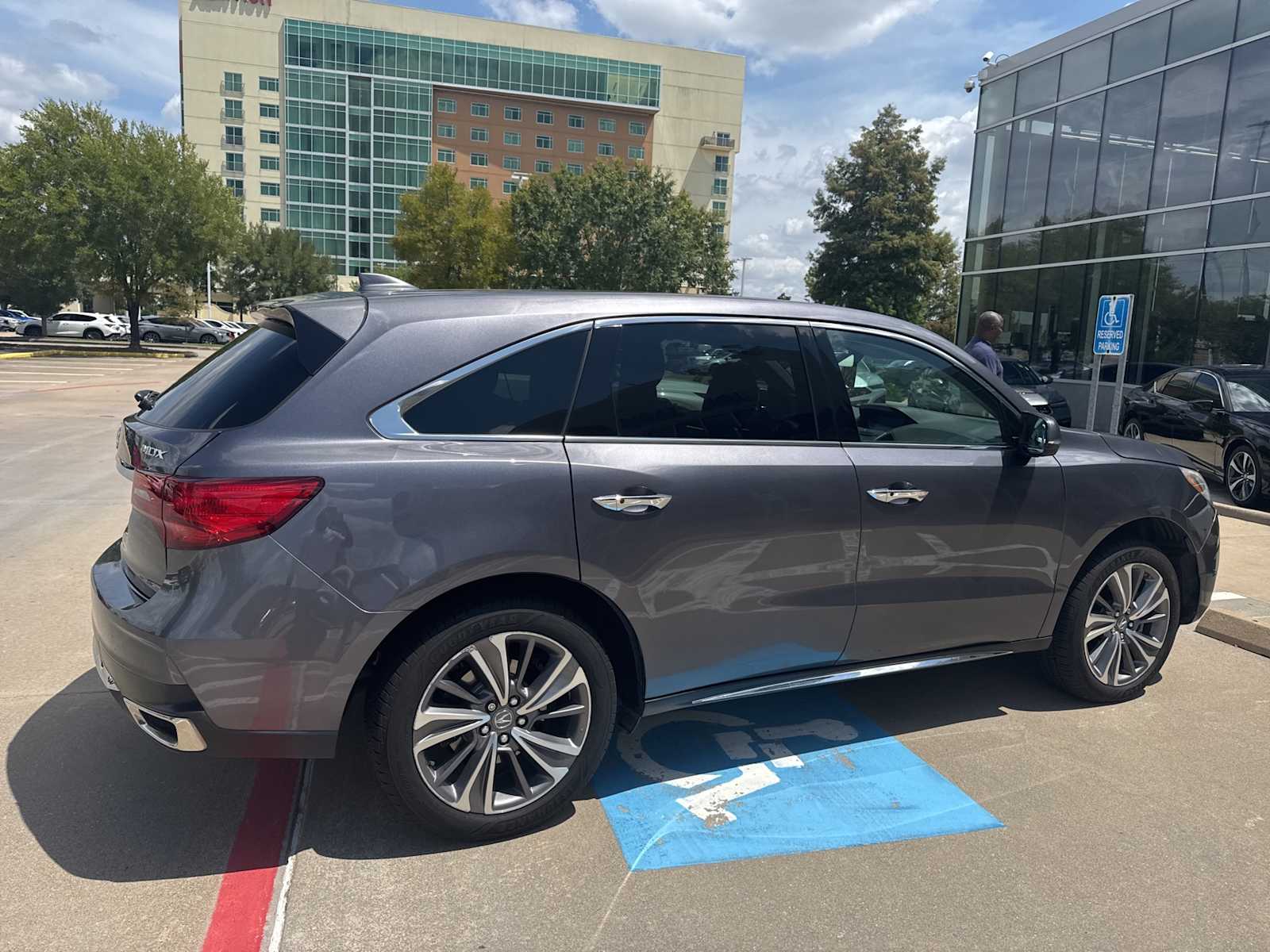 Thumbnail: 2018 Acura MDX - 4