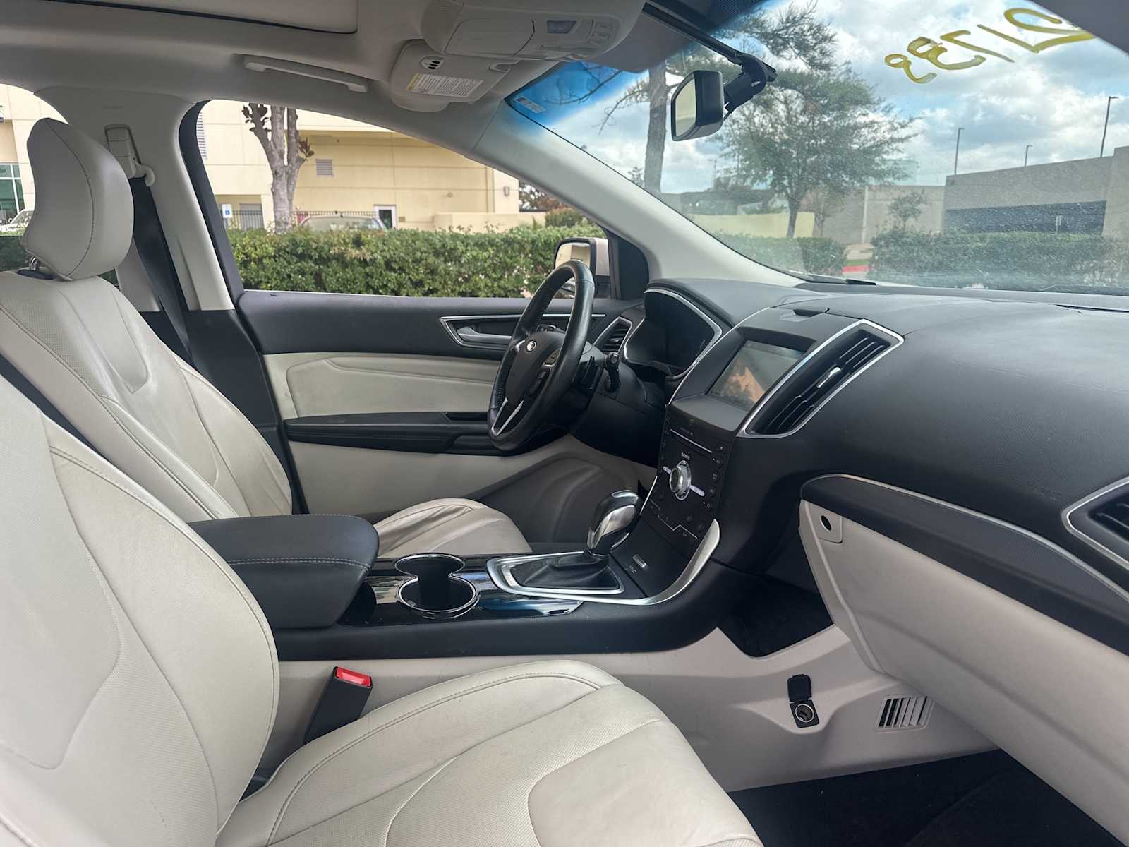 Thumbnail: 2017 Ford Edge - 11