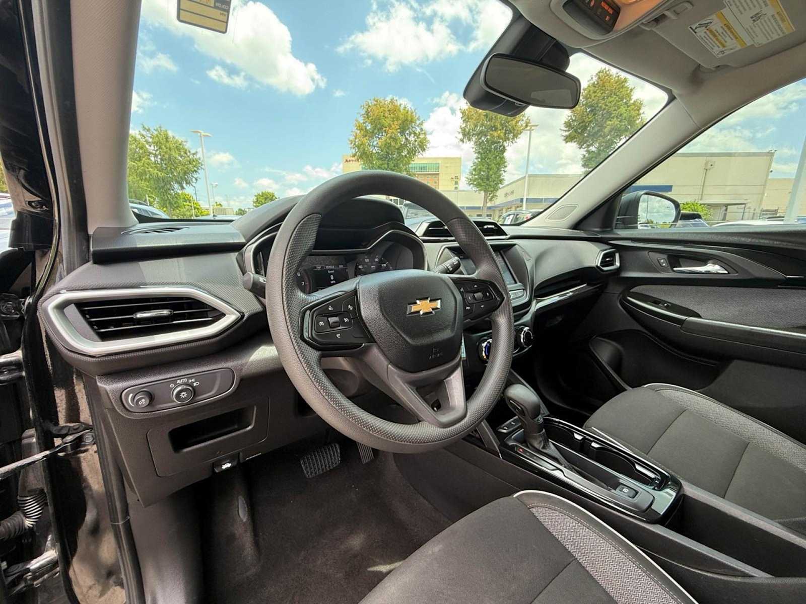 Thumbnail: 2021 Chevrolet TrailBlazer - 2