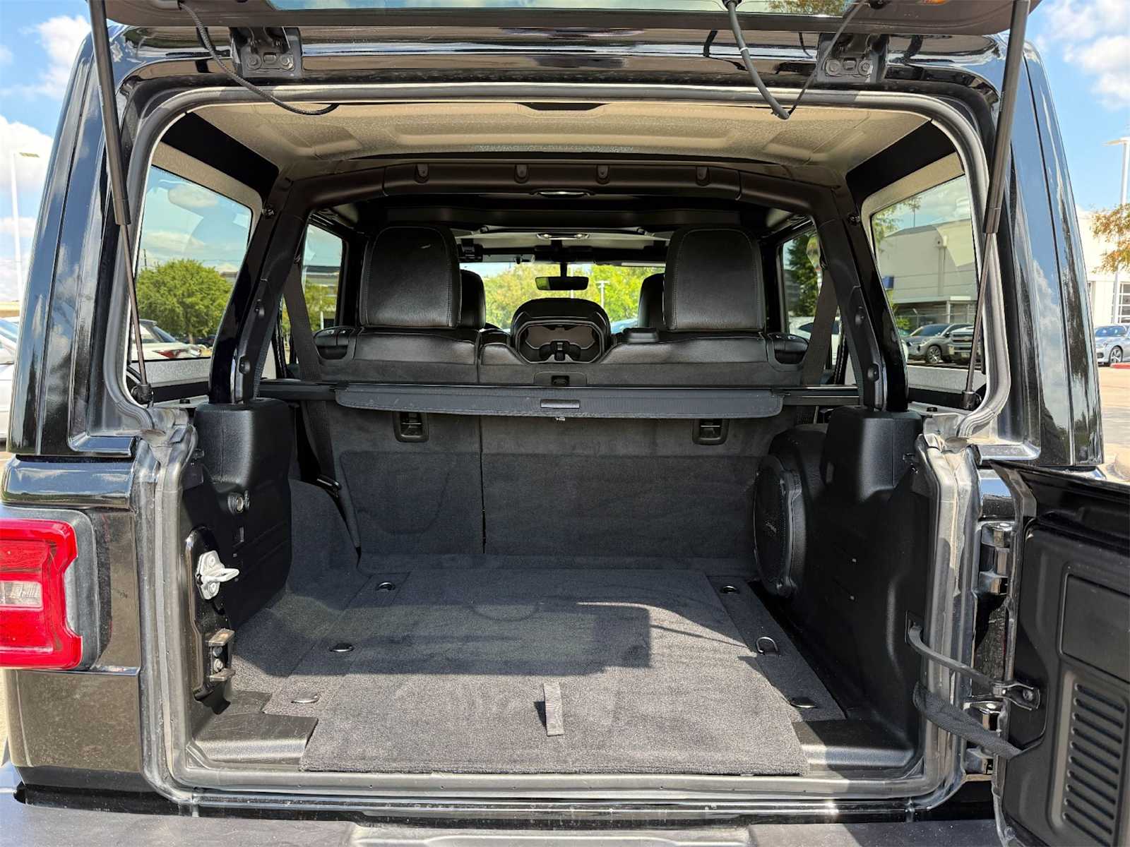 Thumbnail: 2021 Jeep Wrangler - 18