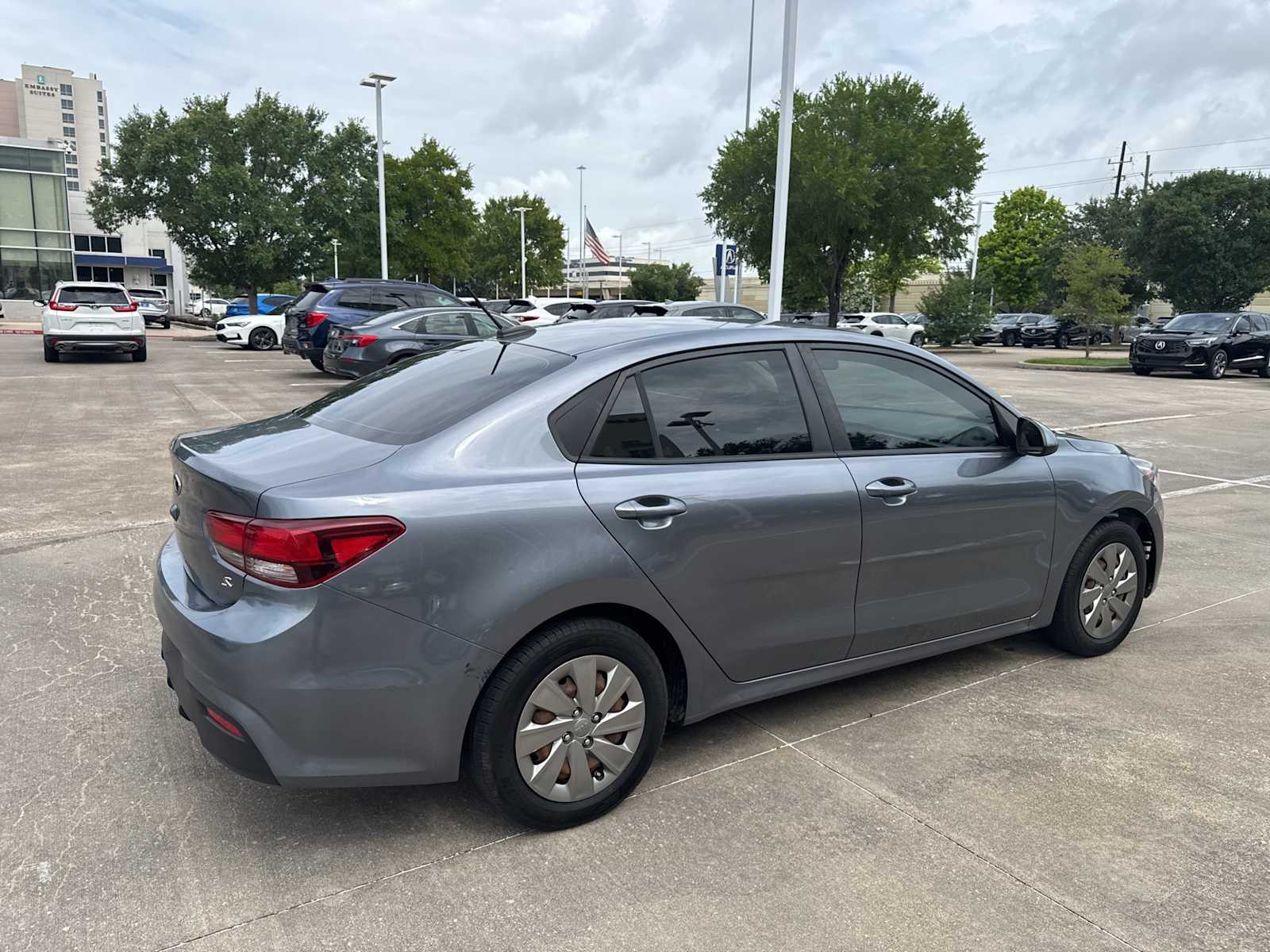 Thumbnail: 2020 Kia Rio - 5