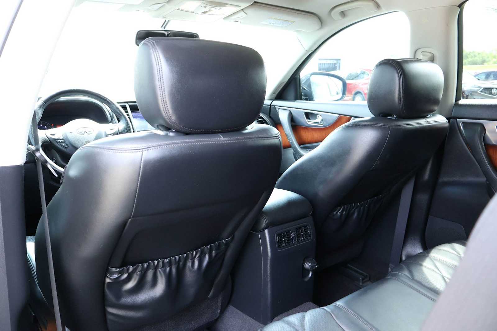 Thumbnail: 2011 INFINITI FX35 - 12